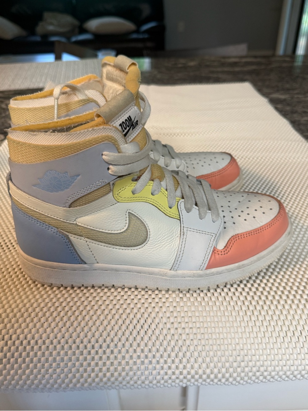 Women's Air Jordan 1 Mid "To My First Coach" - Multicolor size 7